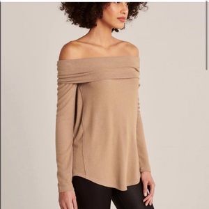 Abercrombie Cozy AF Off The Shoulder Top sz Small